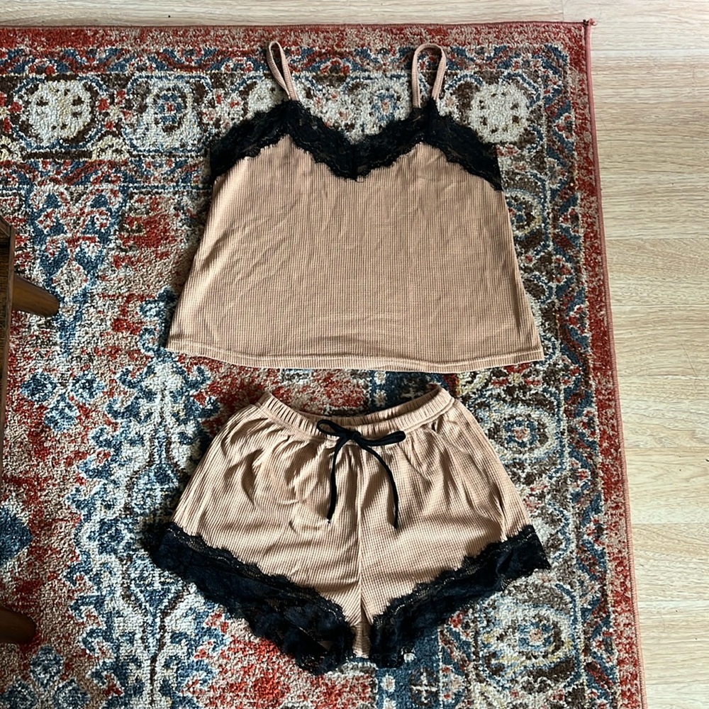 Lace sleep set
